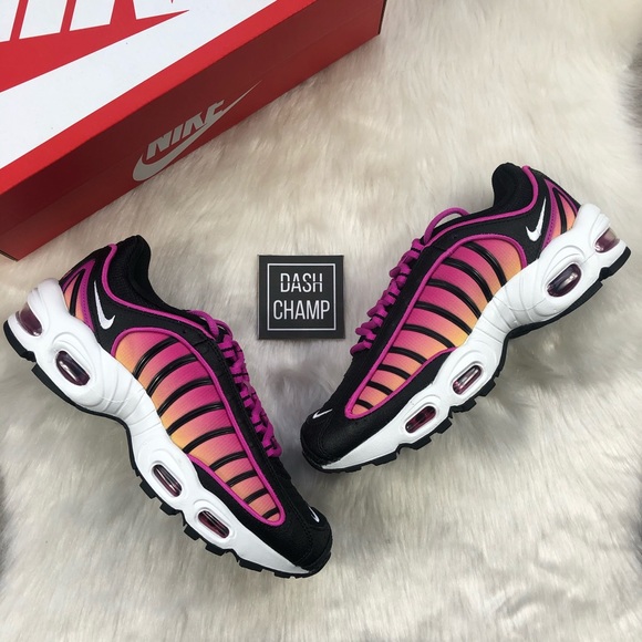 Nike Air Max Tailwind 4 Fire Pink Sneakers - Picture 1 of 7